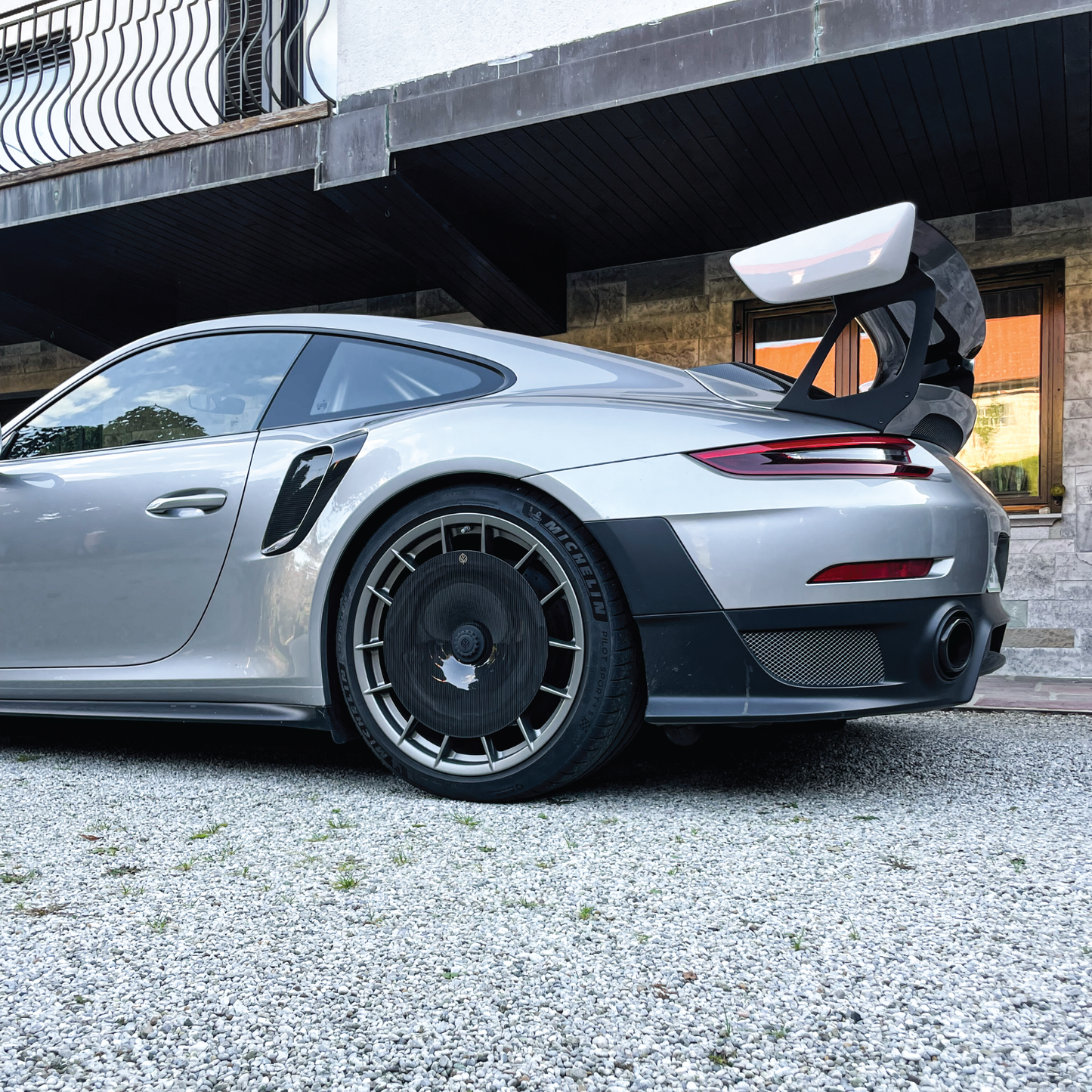 CARBON FIBER AERO DISCS [EVO] for Porsche 911 GT2 RS (991.2) - MAG wheels